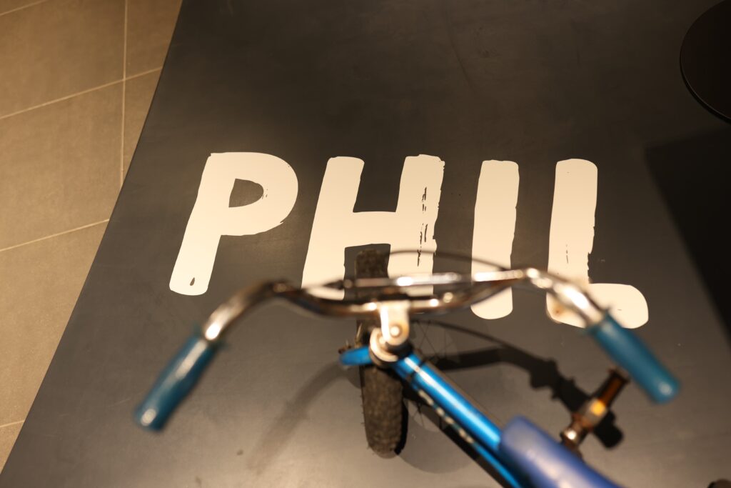 Phil - Maison du Cyclisme Aywaille - tag Phil dans le musée