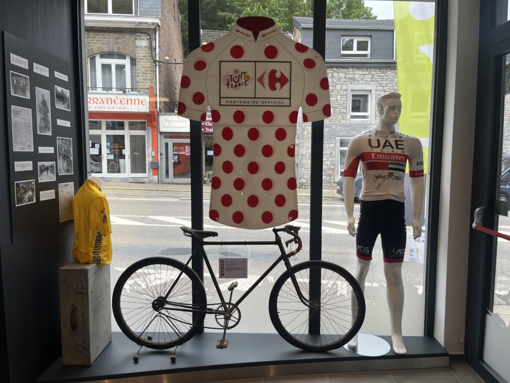 50 ans, Tour de France - mise à l'honneur du maillot à pois - vitrine de la MDC